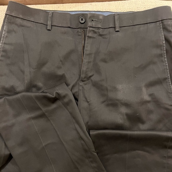 Haggar Men’s straight fit pants, 34 x 32, grey - Picture 1 of 5